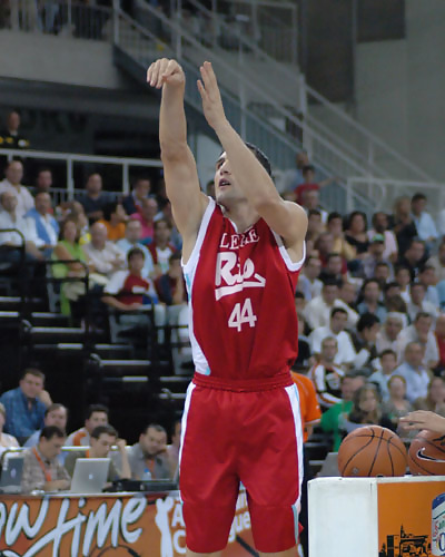 Nebojsa Bogavac supera inicialmente su ciática