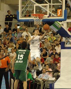 Zoco ACB: subasta por Tomas, Spahija esperando la llamada de Querejeta, Alzamora será presentado en Manresa y mucho más