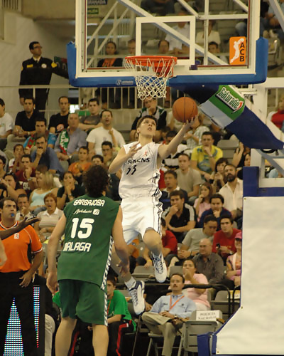 Zoco ACB: subasta por Tomas, Spahija esperando la llamada de Querejeta, Alzamora será presentado en Manresa y mucho más