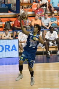 El escolta Quique Suárez cierra la plantilla del CajaRioja