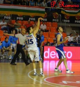 David Navarro abandona el Caja Rioja pero podría volver si el equipo sale en LEB Oro. Santana seguirá y Deforrest y Howard podrían marcharse