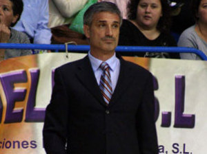 José Luis Abós, nuevo técnico del CAI: “Mi deseo es subir el equipo al lugar que por club, por ciudad y por afición le corresponde, o sea la liga ACB”