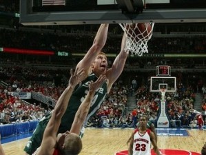 Drew Naymick puede formar pareja con Holcomb en Cáceres