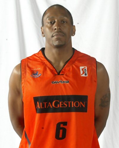 Luis Casimiro, preocupado por el rendimiento de Danny Strong