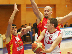 Óscar Andrés cierra la plantilla del CB L’Hospitalet