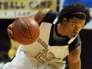 Hayles y Santamaría, los siguientes en firmar en ADT Tarragona