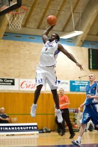 Duane James cierra la plantilla del C.B. Guadalajara