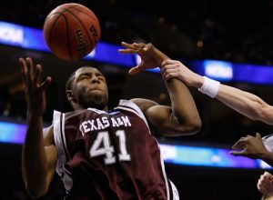 Chinemelu Junior Elonu cierra la plantilla del CAI Zaragoza