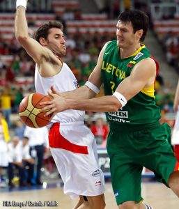 España cierra el círculo ante Lituania y se acerca a los cuartos de final (84-70)
