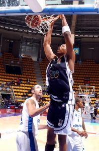 El ex-ACB Rolando Howell completa el juego interior del COB