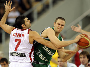 El GM de Efes Pilsen afirma que no habrá trueque Nachbar-Hervelle