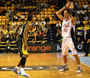 English refuerza el perímetro de la Penya