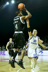 Los nuevos se lucen en la puesta de largo de Bizkaia Bilbao Basket