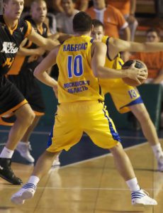 Raül López y Carlos Cabezas no pudieron debutar con victoria en competición oficial con el Khimki
