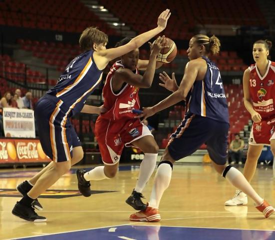 Ros Casares se alza con su cuarta Supercopa consecutiva