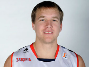 Brad Oleson jura la Constitución y apunta a la Selección Española