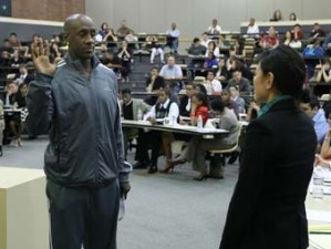 Bobby Jackson cuelga las zapatillas