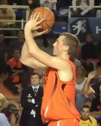 Aigar Vitols regresa a Letonia y no seguirá en el Fuenla