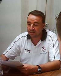 Aurelio Zapata dimite como entrenador del Rayet Guadalajara