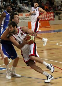 Gonzalo Sánchez se vuelve a calzar las botas: jugará con C.B. Granada