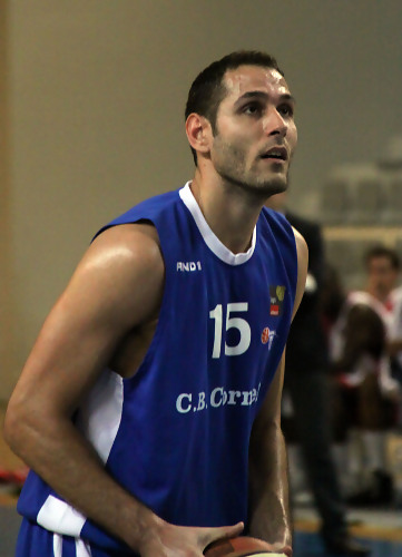 César Bravo, broche de oro para la plantilla del C.B. Prat