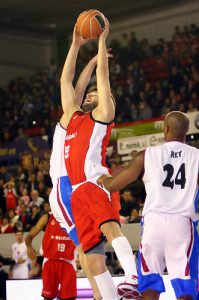 Kaloyan Ivanov sustituye a Savanovic en Sevilla