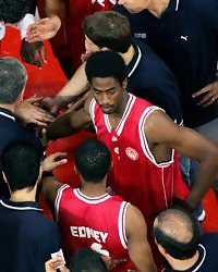 Euroliga, Tyus Edney devuelve al Olimpiacos a su terreno natural
