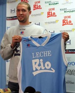 David Gil presentado como jugador del Leche Río Breogán