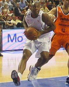 El Cebé  rescinde el contrato a Chris Owens