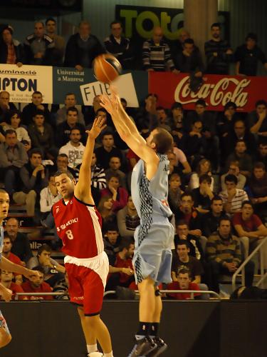 Blake Ahearn se desvincula de Estudiantes
