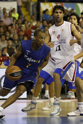 Tyrone Ellis refuerza al Asefa Estudiantes