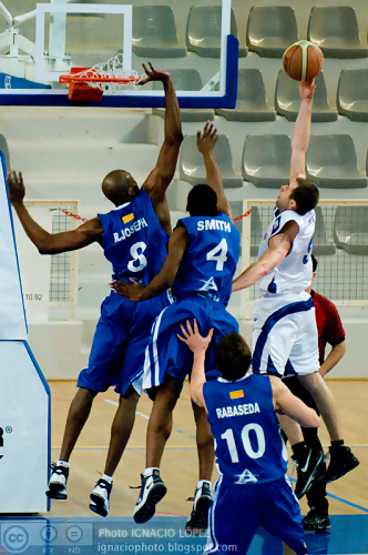 Troy DeVries, el tirador que busca Estudiantes