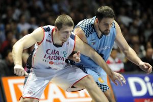 Teletovic y los triples acaban con la resistencia Estudiantil (78-68)