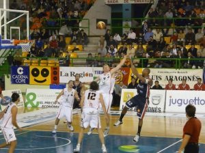 Adecco Oro J.14 (unificada): A Girona y CAI Zaragoza se les atragantan las Islas Canarias en una gran noche para  Lou Roe y Jakim Donaldson