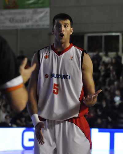 Cusworth seguirá en Manresa un año más