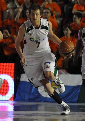 Joe Ingles (MVP) se aprovecha del Fuenla