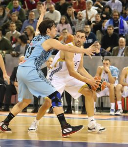 Asefa Estudiantes vence al Real Madrid en un derbi de sensaciones (82-80)