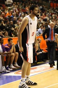 Murcia renueva a Víctor Faverani en su lucha por recuperar la ACB