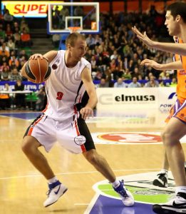 ACB Outside: Neal, apartado de Benetton (¿Unicaja, al acecho?). Alex Acker deja Milán. Delininkaitis, al Paok