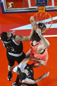 Un Regal Barça galáctico no da opción a Bizkaia Bilbao Basket
