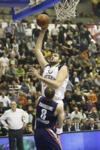 EL J10 (miércoles); Previsibles victorias locales con un Partizan que pasa al Top 16 a lo grande