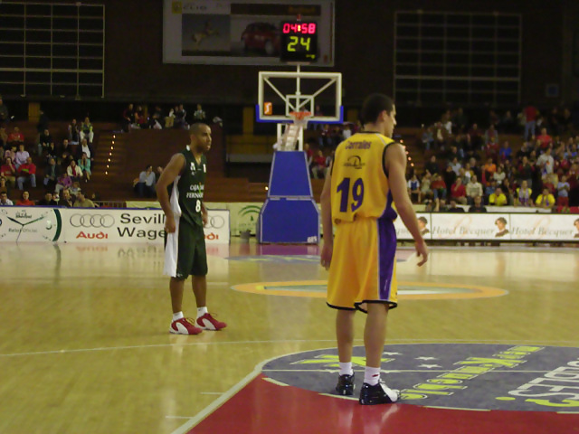 Iván Corrales renueva con el Grupo Capitol Valladolid