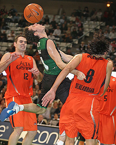 Aíto: No suelo hacer este tipo de comentarios pero creo que en este caso es conveniente