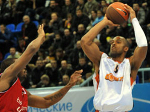 Zoco europeo: Chris Owens refuerza la pintura de Panellinios, Marko Milic retorna a Italia, el español Ontario Lett emprende nuevo viaje y Mire Chatman suspendido