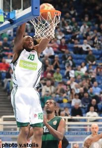 ¡Ligas Ext! Davor Kus (MVP LEGA 47 val.) y Domen Lorbek (MVP NLB 31 val.) fueron los mejores; Aris casi sorprende a Olympiakos y Haislip ya brilla en el PAO; el clásico alemán se lo llevó el Oldenburg