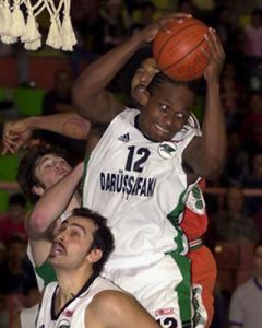 Llega a Lleida otro nuevo: John Whorton