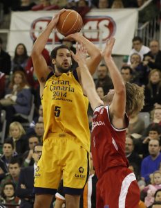 Power Electronics Valencia refuerza aún más su juego interior con el fichaje de Augustine