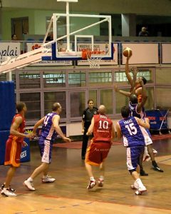 Akasvayu Vic cierra la plantilla con sorpresa