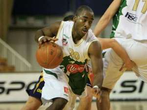 Xacobeo Blu:sens busca efectivos para evitar el descenso e incorpora a prueba a Maurice Bailey (Estrella Roja)