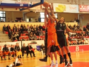 Adecco Oro J.28 (y III): Mallorca recupera la ilusión repitiendo final de infarto ante Cáceres e imponiéndose con un triple de S.Green desde 7m. Jakim Donaldson, enésimo MVP fulminando a ViveMenorca